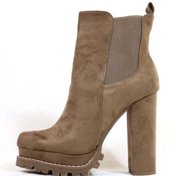 Platform Lug Sole Almond Toe Chunky Heel Bootie - Picture 2 of 5